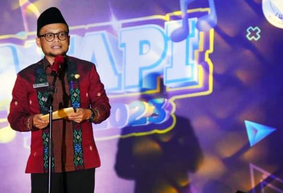 Pj Setdako Padang Panjang, H Winarno, ME, saat membuka IWAPI Fest, Jumat (15/12/2023) di GOR Chatib Sulaiman Bancah Laweh.